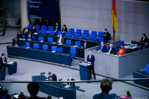 Ruppert Stüwe hält eine Rede im Deutschen Bundestag